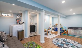 58 Alfred Ave, Johnston, RI 02919