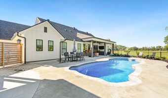 1090 Sandy Ln, Arnaudville, LA 70512