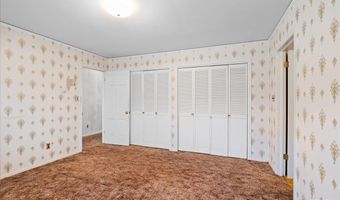 826 SKYLINE Dr, Cheyenne, WY 82009
