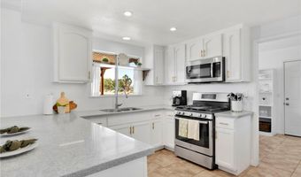 22672 El Centro Rd, Apple Valley, CA 92307
