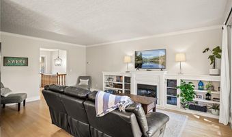 1922 Parkmont Ln, Anoka, MN 55303