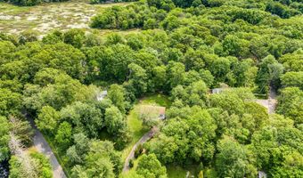 21 Quarry Rd, Branford, CT 06405