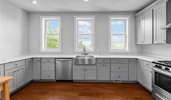 2611 Stella St, Airville, PA 15203