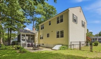 27 Kennel Hill Dr, Beverly, MA 01915