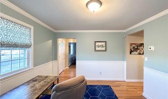 24 High St, Middletown, RI 02842