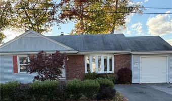 25 Pensaukee Ave, North Providence, RI 02911