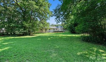 1203 Flintshire Dr, Albemarle, NC 28001