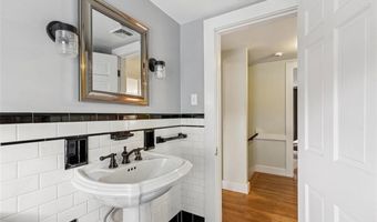 61 Harlem St, East Providence, RI 02916