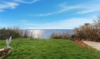 200 Narragansett Ave, East Providence, RI 02915