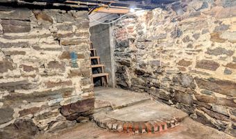 76 Main St, Charlestown, NH 03603