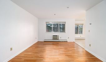 27 Rollingwood Dr 27, Brookfield, CT 06804