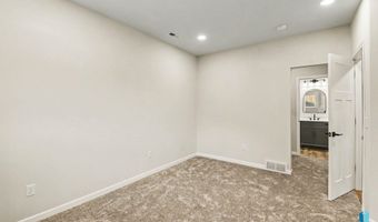1001 S Moonlight Cir, Brandon, SD 57005