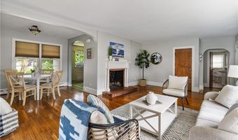 6 Ansonia Ave, Bristol, RI 02809