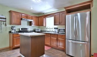 511 W BYRON Ave, Addison, IL 60101