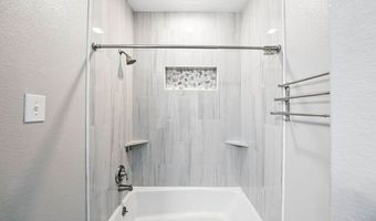 9404 Crow Ln, Adkins, TX 78101