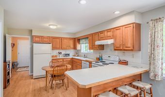 3 Red Barn Ln, Brookfield, CT 06804
