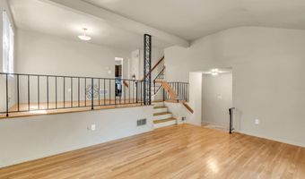 4 Michele Dr, Middletown, NJ 07748