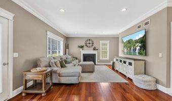3 Walnut Trl, Andover, NJ 07860