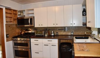 23 Mooney Dr, Alburgh, VT 05440