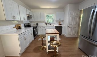 1915 Birchcrest Dr, Charlotte, NC 28205