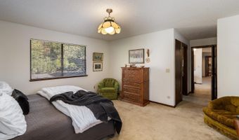 1045 Summit Lake Dr, Angwin, CA 94508