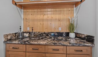64 LEIMAMO St, Hilo, HI 96720