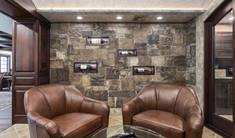 1 Stoneridge Dr, Albany, NY 12211