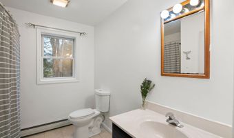 115 Country Hl, Brattleboro, VT 05301