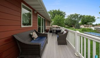 121 S 5th Ave, Brandon, SD 57005