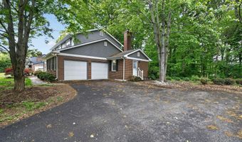 6 DONNA Dr, Bear, DE 19701