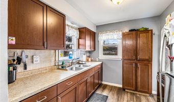 619 Fairfax St, Altoona, WI 54720