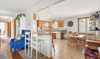1228 S HADDOW Ave, Arlington Heights, IL 60005