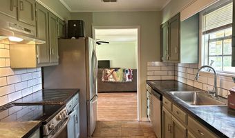 2701 Lynwood Dr, Arkadelphia, AR 71923