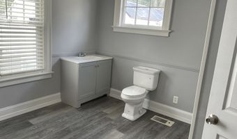 37 Westminster St, Hamden, CT 06518