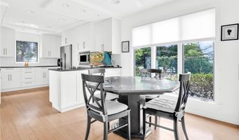 275 Boston Neck Rd, Narragansett, RI 02882