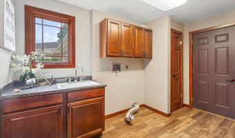 1331 N BRIARCLIFF Dr, Appleton, WI 54915