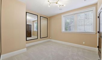 132 Interlachen Rd, Hopkins, MN 55343