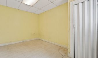 20 E 31st St, Bayonne, NJ 07002