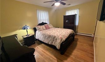 1009 Debbie Ln, Allentown, PA 18103