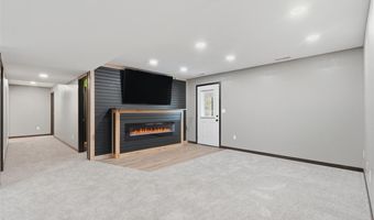 22980 105th St, Anamosa, IA 52205