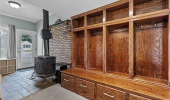 82 Vera St, Warwick, RI 02886