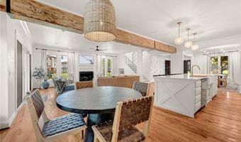 103 NE 7th St, Bentonville, AR 72712