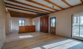 26 La Canada Rd, Arroyo Seco, NM 87514