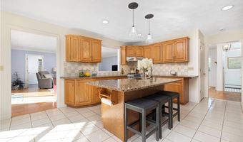 34 Finch Ln, North Kingstown, RI 02874