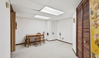 1823 Gramsie Rd, Arden Hills, MN 55112