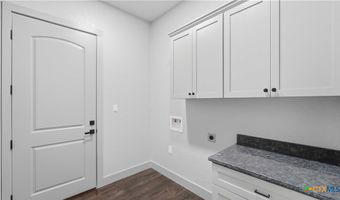 731 County Road 356, Adkins, TX 78101