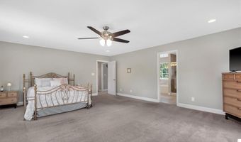 306 Essen Ln, Ballwin, MO 63021