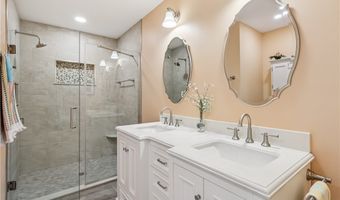 643 Isle View Dr, Akron, OH 44319