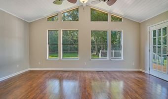 24 Chesterfield Lake Dr, Beaufort, SC 29906