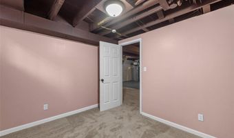 7220 Mackenzie Rd, Affton, MO 63123